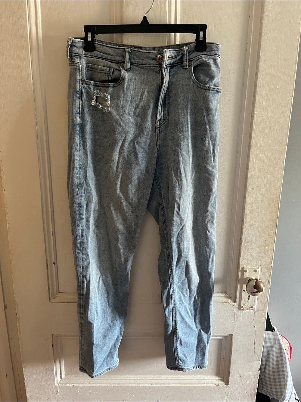 American Eagle Outfitters Light Blue Distressed Mom Jeans